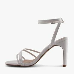 TIA WHITE -shoe Shop 3 49268dd7 0a6f 4868 bf33 96a26fd48be9