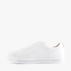 CARISSA WHITE -shoe Shop P118 3jpg